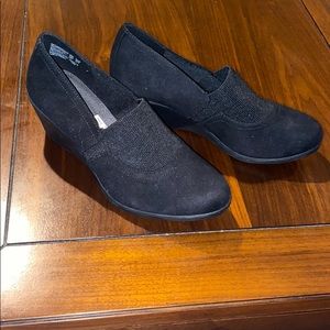 NWT-Comfort plus- Black suede wedges